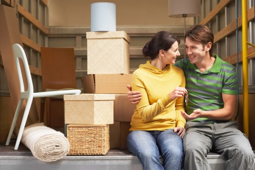 Efficient Soho flat removals with storage and transport planning